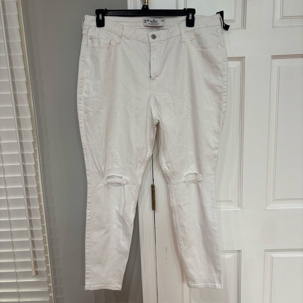 Hollister Curvy White Distressed Jeans